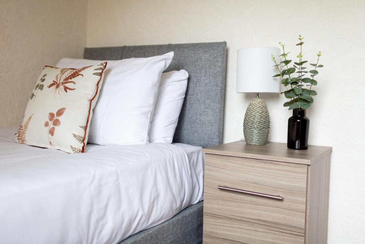 Ferienwohnung Adrian House, Near Hospital, Easy Parking + Garden Carlisle  Exterior foto