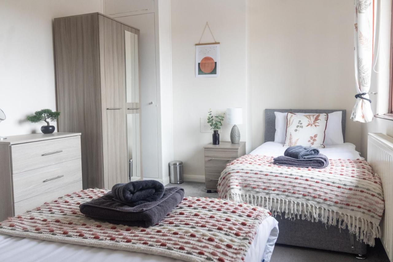 Ferienwohnung Adrian House, Near Hospital, Easy Parking + Garden Carlisle  Exterior foto