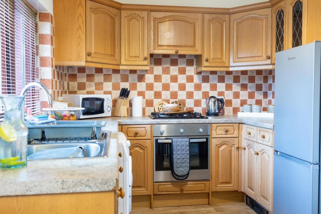 Ferienwohnung Adrian House, Near Hospital, Easy Parking + Garden Carlisle  Exterior foto